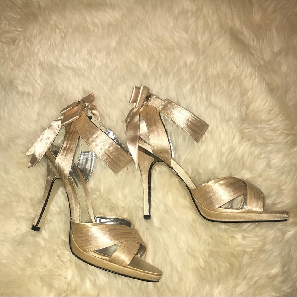 NEW with box! Bakers “Duchess” shoes in Taupe, 7.5